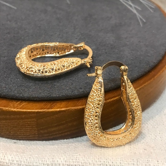 Hoop Earrings, Hoop Earrings for Women, Huggies hoop, Statement Earrings, Hoops - Picture 3 of 5